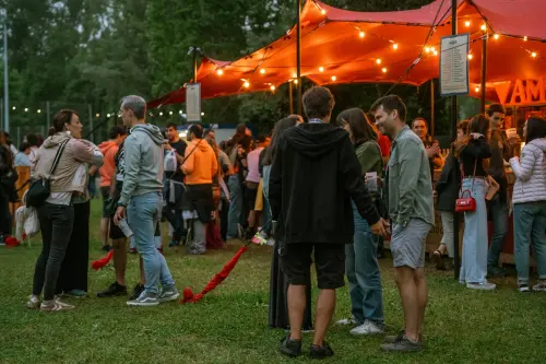 Bolzano, The Spring Party porta giovani e volontariato al parco