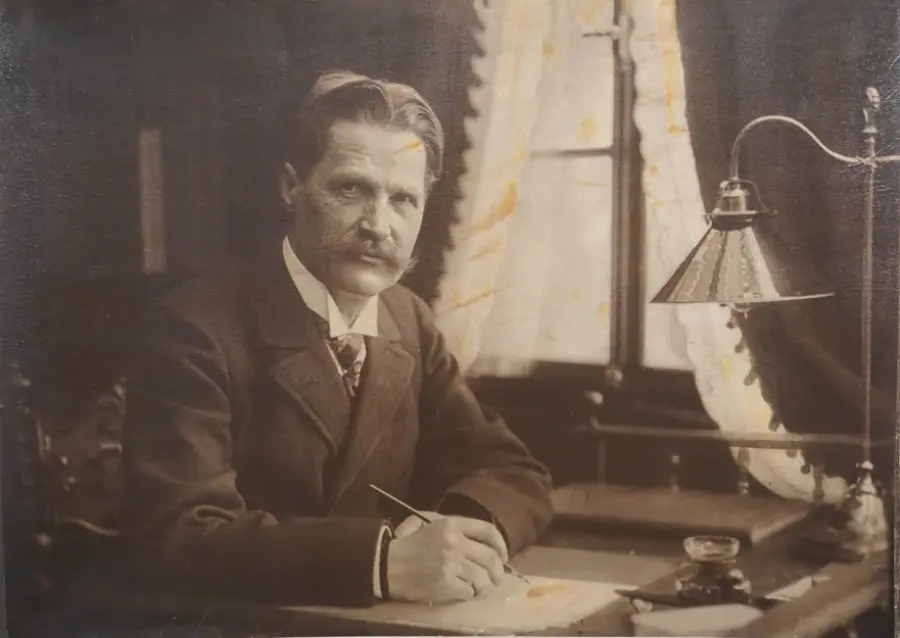 Museo Civico di Bolzano: la gigantografia di Julius Perathoner oggetto del mese di marzo 2026