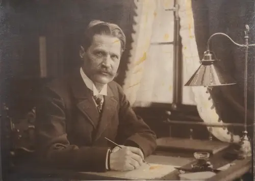 Museo Civico di Bolzano: la gigantografia di Julius Perathoner oggetto del mese di marzo 2026