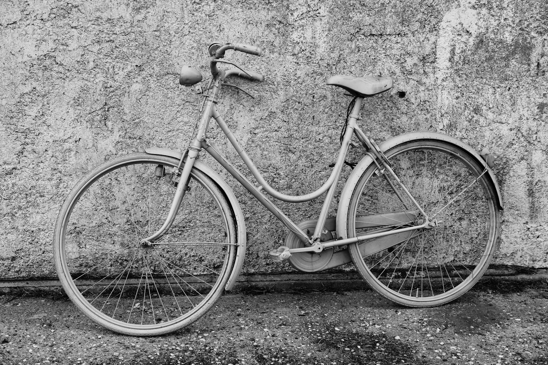 Bolzano, più rimozioni di bici abbandonate: interventi raddoppiati